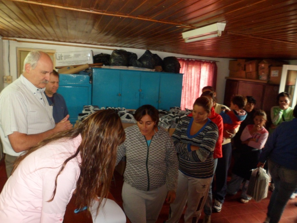 SAN JORGE: ENTREGA DE ÚTILES A ESCUELAS PRIMARIAS