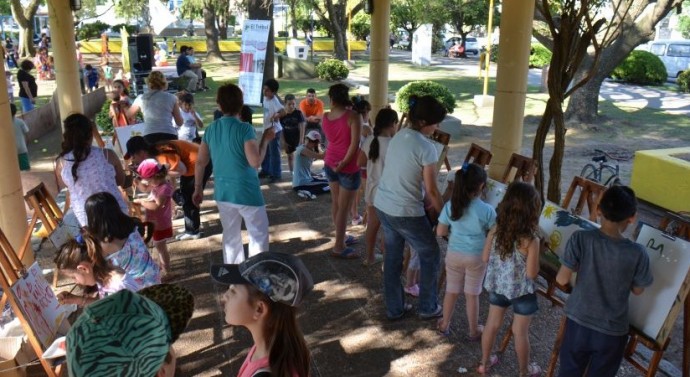 El Trébol: Exitosa jornada de integración en la Plaza San Martín