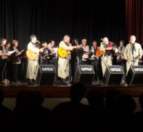 Gran noche del Coro y Los Puesteros en el Cervantes