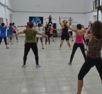 La ciudad de El Trébol arrancó el año Bailando