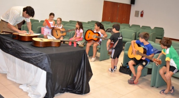 El Trébol: Abierta las inscripciones para la Escuela Municipal de Música