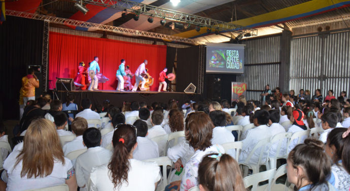 El Trébol: Se presenta Fiesta de Arte en la Ciudad