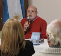 El libro «Decir o no decir» de Luis Blanco se presentó en la ciudad de Las Rosas