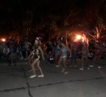 Totoras vivió una noche a puro carnaval frente al albergue