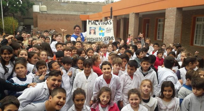 «Peña El Amanecer» se suma al proyecto educativo de la Escuela Angelita Agüero N° 1290