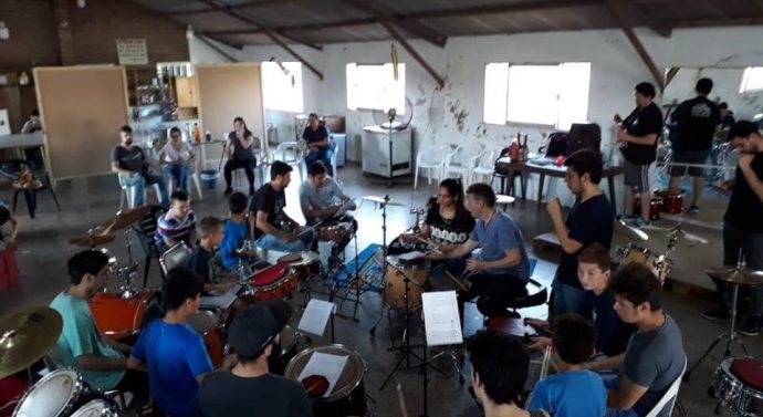 Excelente participación en la Clínica a cargo del Baterista de Jorge Rojas en San Martín de las Escobas