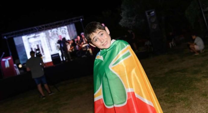 Un niño de 10 años creó la bandera de la ciudad El Trébol