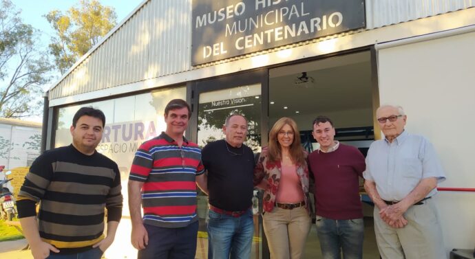 Giaccone visitó la muestra del «Museo Genaro Pérez» en Las Rosas