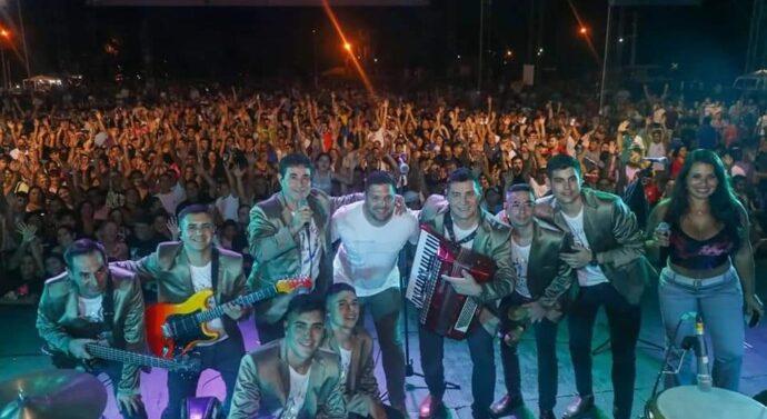 Multitudinaria «Fiesta de la Vaquillona con Cuero» en Luis Palacios