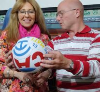 Sastre y Ortíz presentó su obra para el programa «Arte en pelotas»