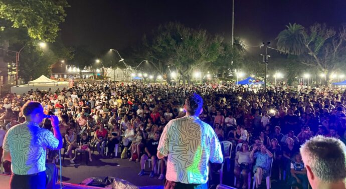 Miles de cañadenses colmaron la Plaza San Martín en las dos noches de las «Colectividades 2024»