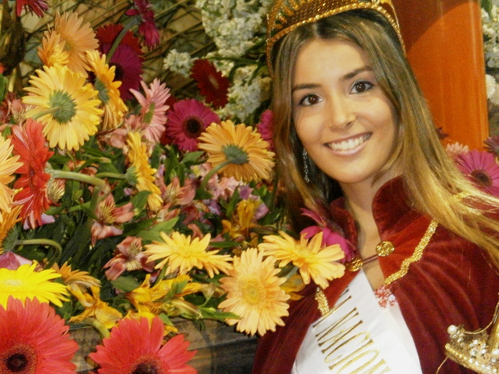 Esperanza: La Reina Nacional de la Agricultra 2013 en Escobar