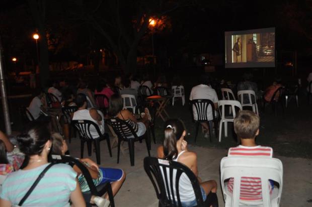 Sunchales: El Barrio Cooperativo fue sede de una gran noche de cine