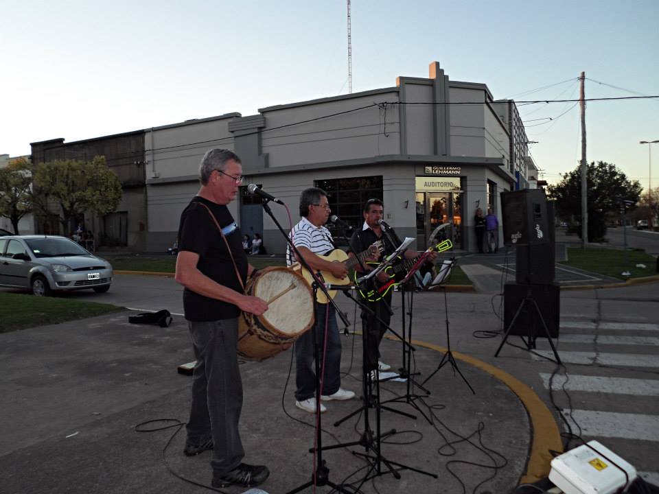 Pilar: Un Domingo con Música y en Familia en la Plaza Libertad