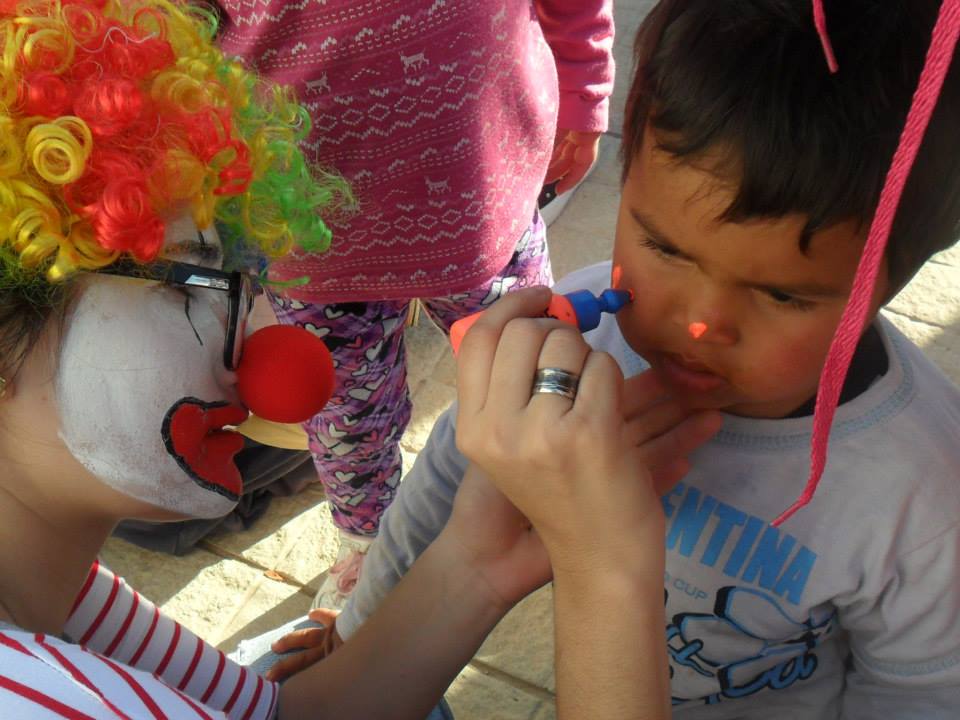 Niños de fiesta en Colonia Aldao