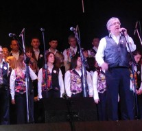 San Martín de las Escobas disfrutó del maravilloso Show del «Coro Kennnedy»