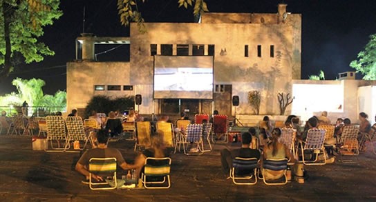 Esperanza: «Cine de verano» en el balneario camping municipal