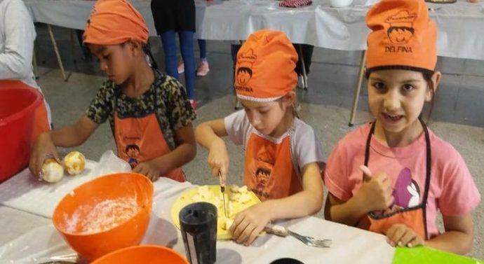 Sarmiento: casi un centenar de niños disfrutaron del Encuentro Cocineritos