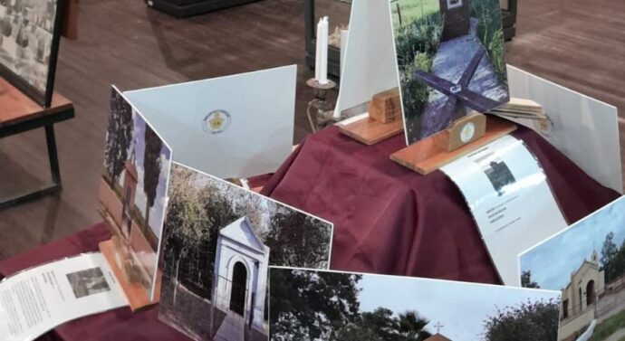 La muestra «Donde habita la Fe» inició su recorrido en Colonia Raquel