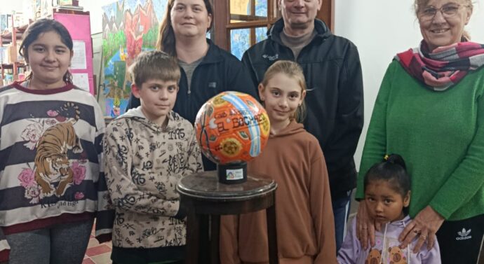 El arte y el deporte se unen para representar a Colonia Raquel