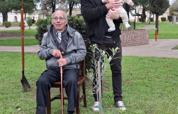 Grütly se sumó al programa «Un Árbol y una Canción por la Paz