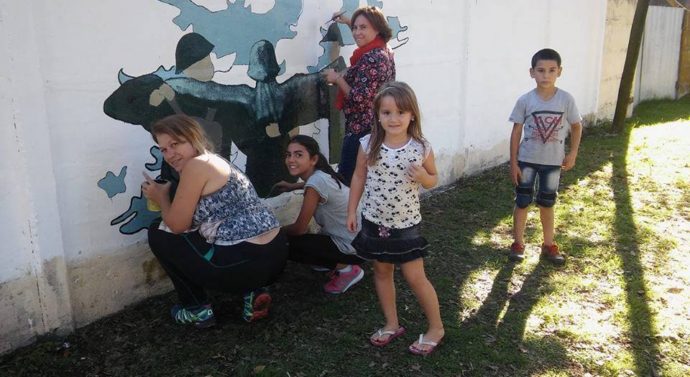 En Wheelwright se pintó un mural en honor a los Héroes de Malvinas