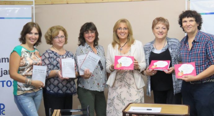 Escritores de la ciudad de Pérez recibieron los libros «De Pueblo en Pueblo»