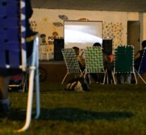 Primera función del «Cine a la Reposera» en Arroyo Seco