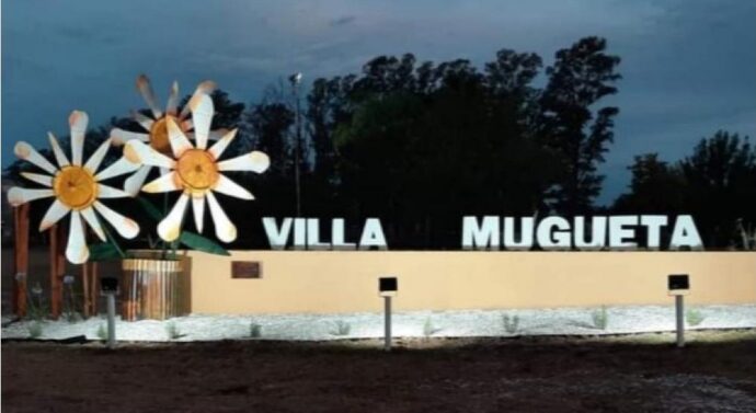 Villa Mugueta: Intervención en el ingreso con el sello de Kita Barrera.