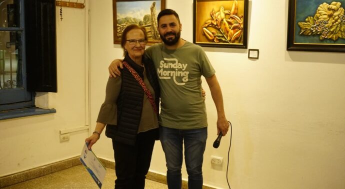 «Pintando con el Corazón» de la artista local, Graciela Carlucci se presentó en Arroyo Seco