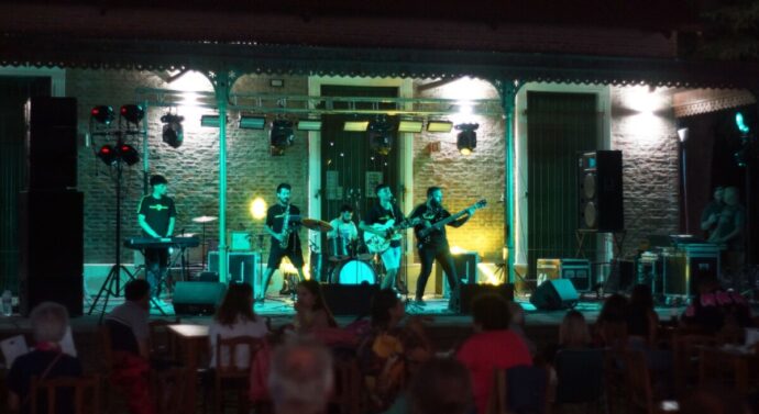 Gran noche cervecera y a puro rock en Santa Isabel