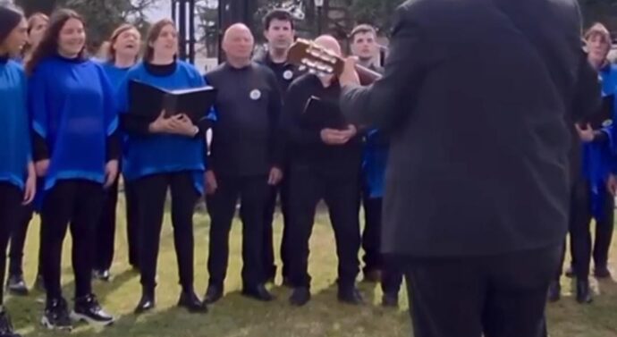 Chañar Ladeado se sumó a «Una canción y un árbol»