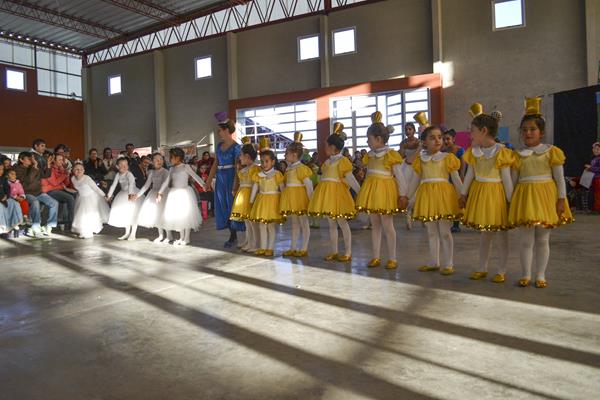 Alumnas de la Casa de la Cultura participaron en un Encuentro de Danzas