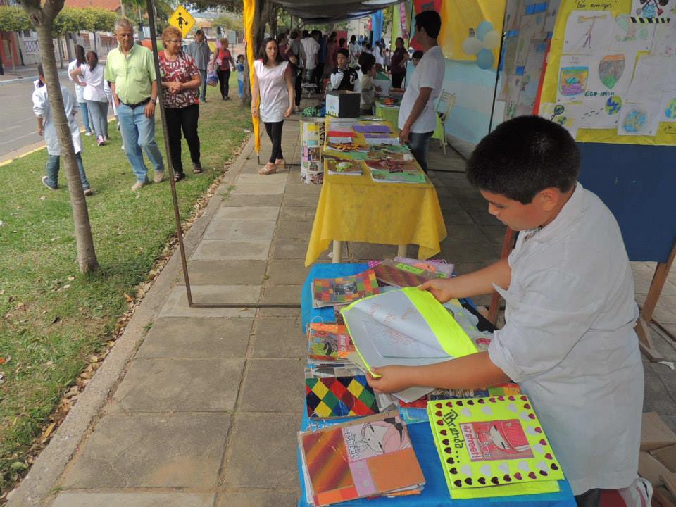Santa Rosa de Calchines: Se desarrollo la 16º Feria del Libro en la Plaza