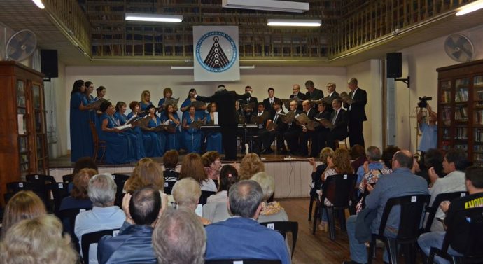 El Coro Polifónico de Gálvez festejó sus 59 años cantando…
