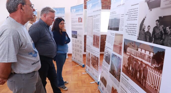 La muestra «Memorias de Malvinas» se inauguró en Gálvez