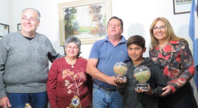 Barrancas: Emotivo reconocimiento al Campeón del «Torneo Provincial de Bolitas»