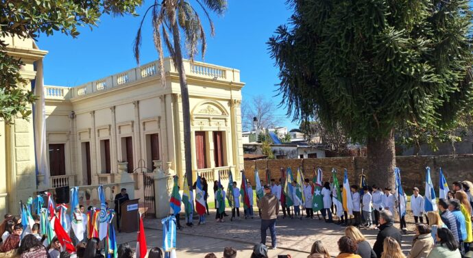 «Abanderados» llegó a Coronda y vivió una tarde maravillosa