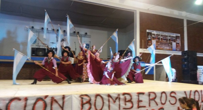 San Guillermo: El «Ballet Melipal» se lució en la Peña Solidaria