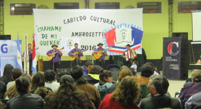 El Cabildo Cultural Santafesino abrazó al Chamame en la noche de Ambrosetti