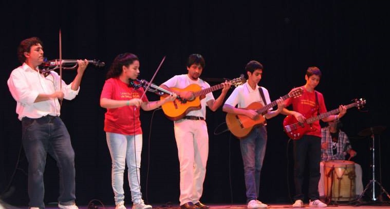 El tostadense Facundo Quiroga forma parte del Disco «Cantá Conmigo»