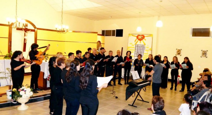Tostado: El Coro Polifónico se presentó en la Capilla San Cayetano