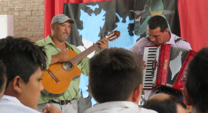 En Gato Colorado se vivió una fiesta junto a «Los Caminos del Acordeón»