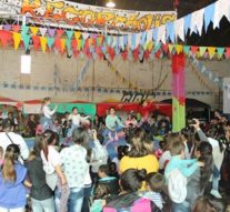 En Tostado se presentó el espectáculo infantil: «Rekorcholis»