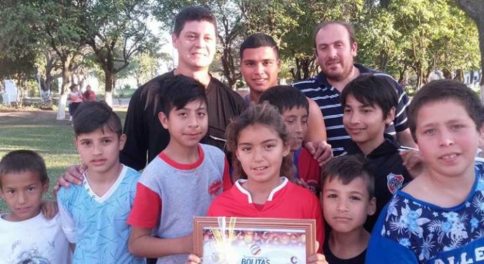 Alejandra: Nicol Zeballos fue la ganadora en la instancia local del «Torneo Provincial de Bolitas»