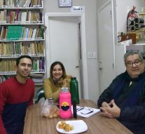 El Director de la Usina VII visitó la Biblioteca José Estrada de Las Toscas