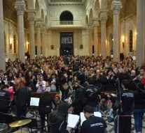 La Orquesta de Instrumentos Reciclados de Cateura (Paraguay) brilló en Reconquista