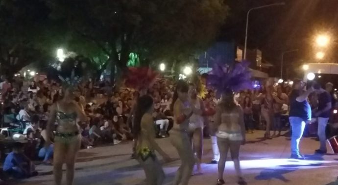 Samba Show presento los Carnavales Florentinos en la Fiesta de “Los Humedales”