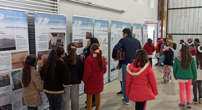 Villa Ocampo recibió la muestra «Memorias de Malvinas»