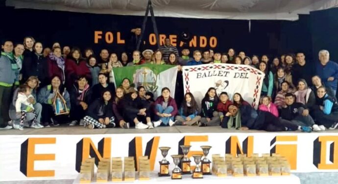 Grupo de Danzas “Flor del Irupé” participó en Arias (Córdoba) del Certamen “Folcloreando 2022”